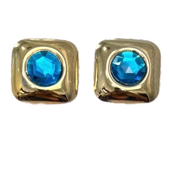 VINTAGE 1980'S SHINY GOLD SQUARE WITH BLUE FACETED STONE CENTER EARRINGS - Picture 1 of 12